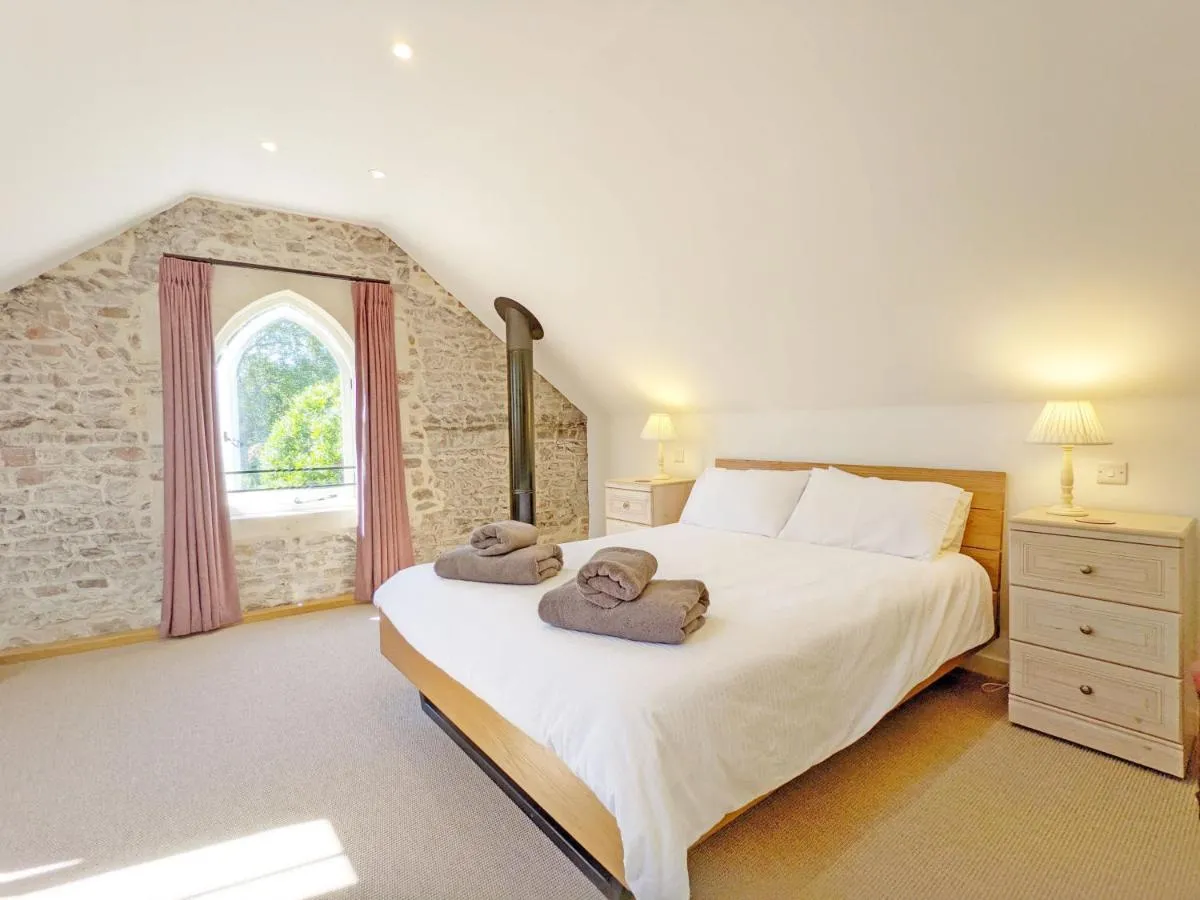 Image 1 of Hearnesbrook Barn , Emsworth