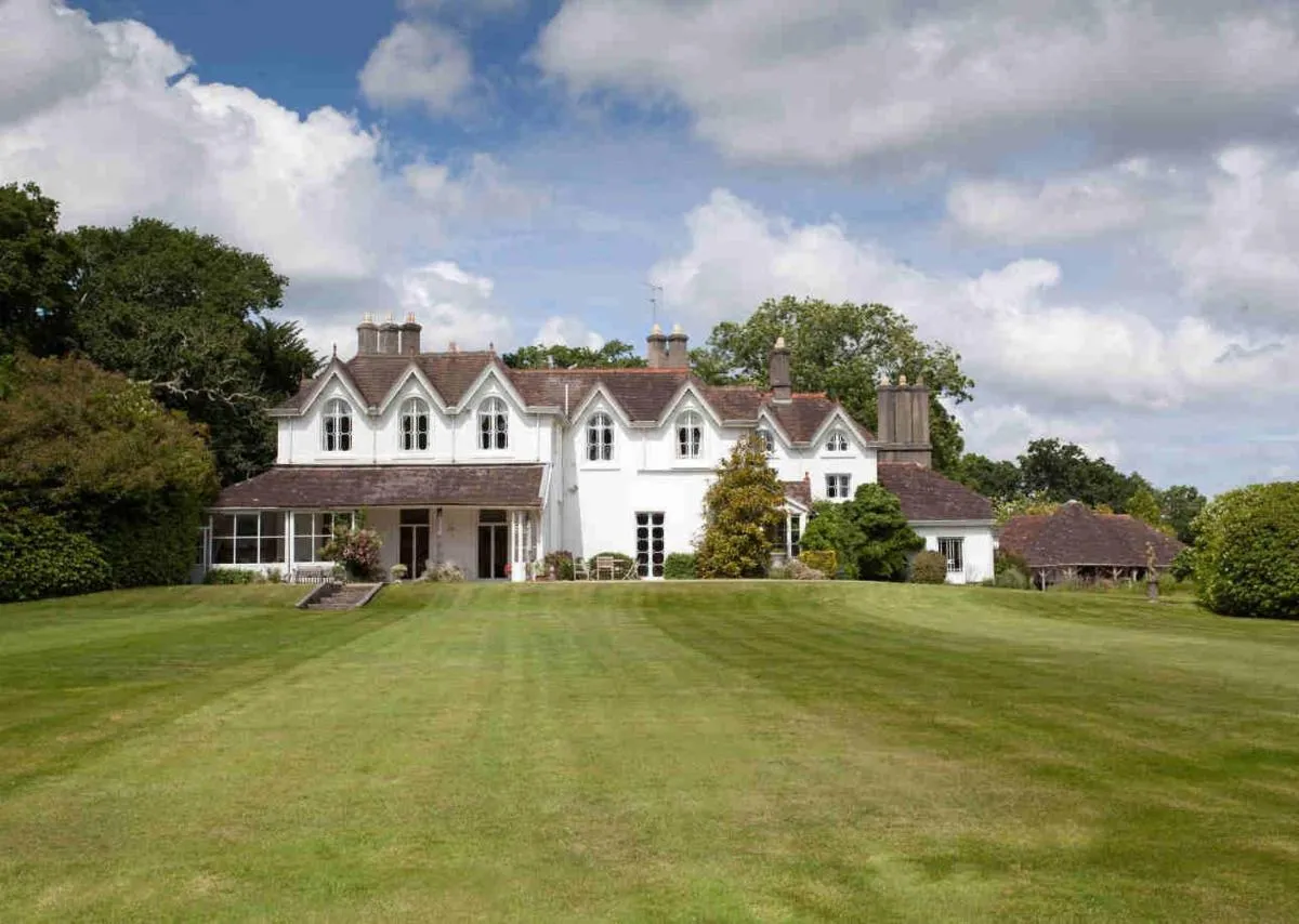 Image 4 of Hollybank House