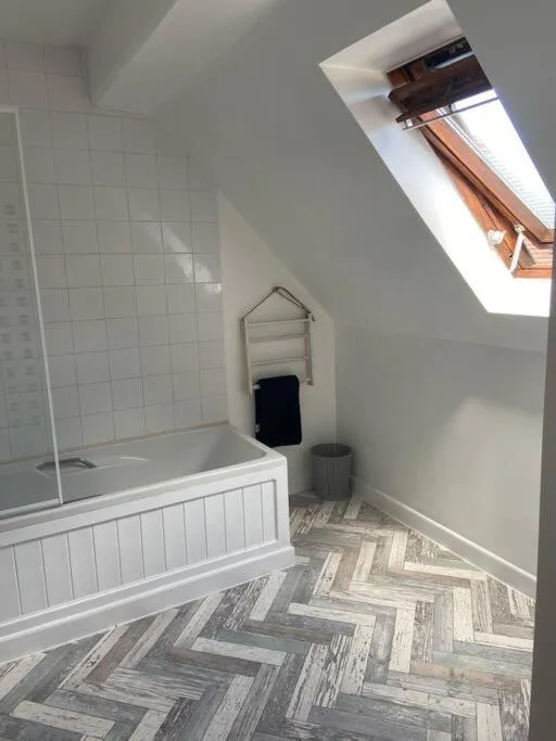 Image 3 of Honey Cottage