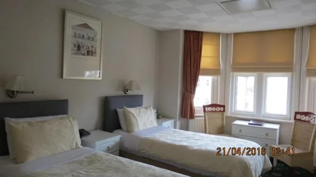 Image 4 of Hunters Lodge Guest House