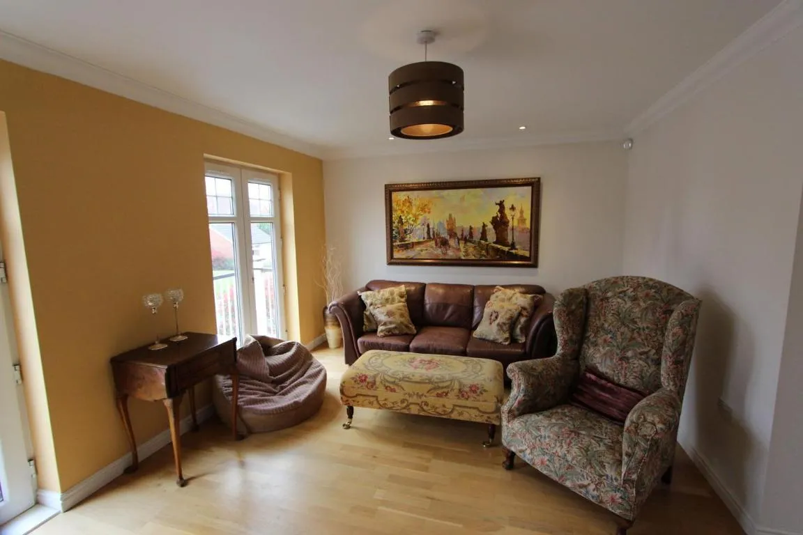 Image of Immaculate 4BD Family Home in Lee on the Solent