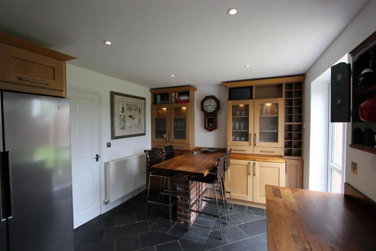 Image 3 of Immaculate 4BD Family Home in Lee on the Solent