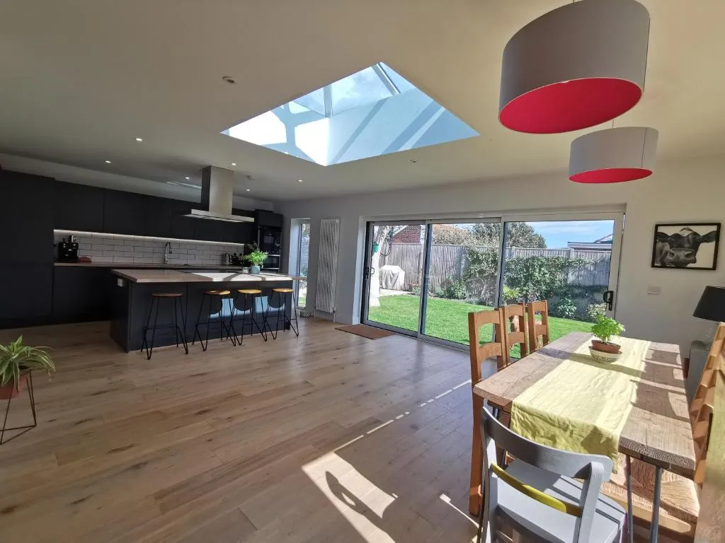 Image of Iona 4 bed luxury in the heart of Bracklesham Bay