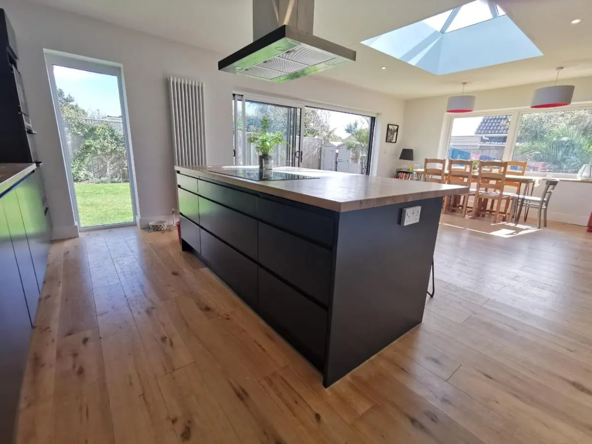 Image 1 of Iona 4 bed luxury in the heart of Bracklesham Bay