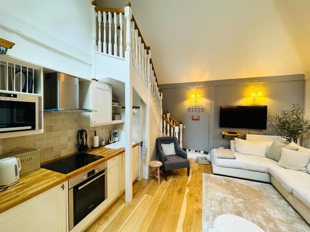 Image of Little Woodside a beautiful New Forest self contained private luxury annexe