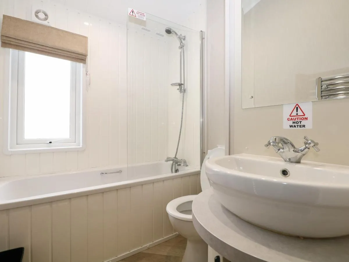 Image 2 of Lodge at Chichester Lakeside 3 Bed