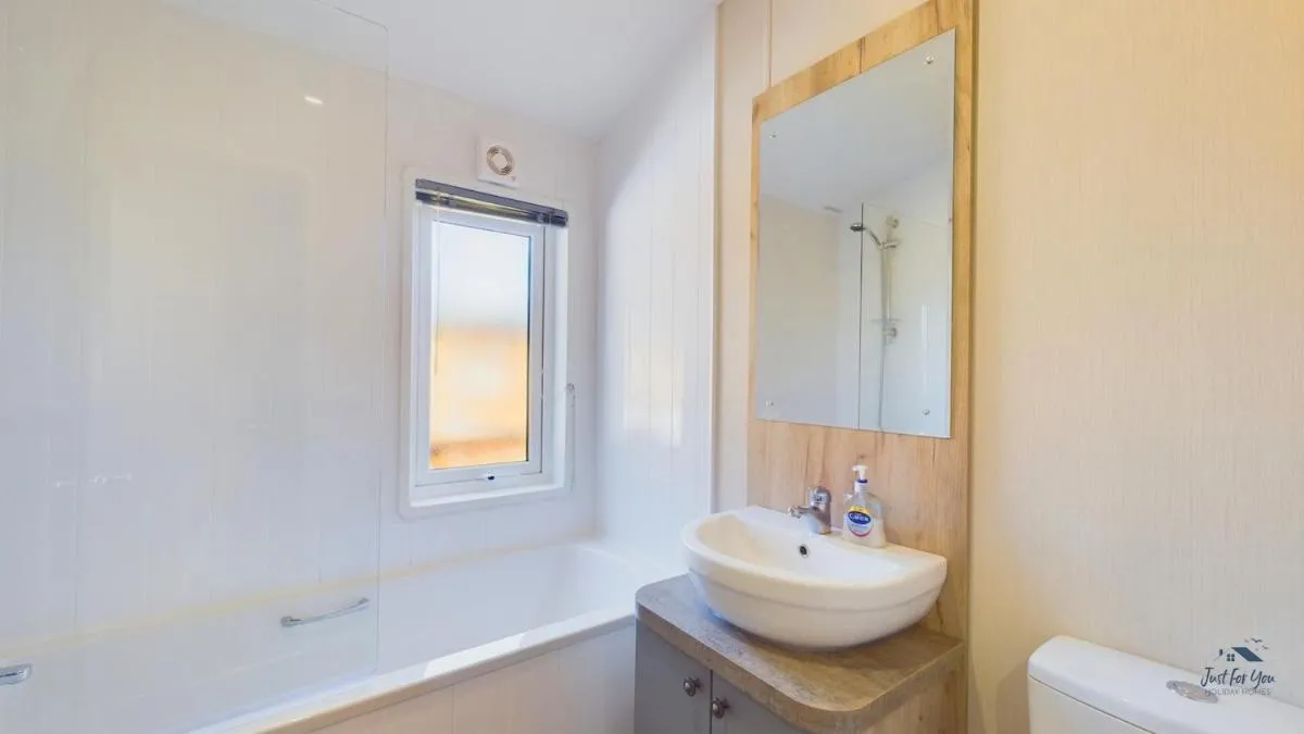 Image 2 of Long View in Roebeck Country Park, sleeps 4, beach 3.5 miles.