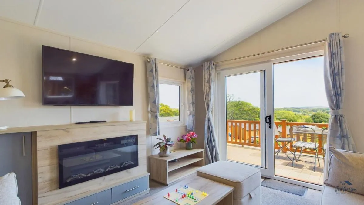 Image of Long View in Roebeck Country Park, sleeps 4, beach 3.5 miles.
