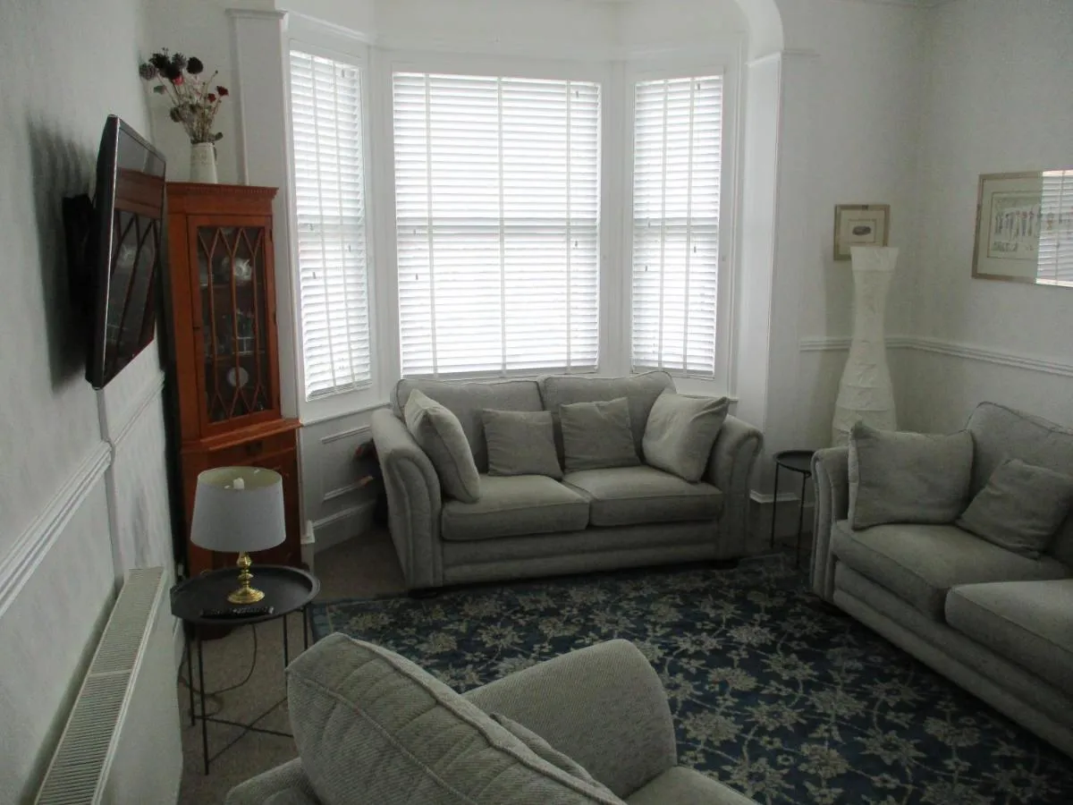 Image 4 of Lovely Spacious 3 Bedded First Floor Apartment