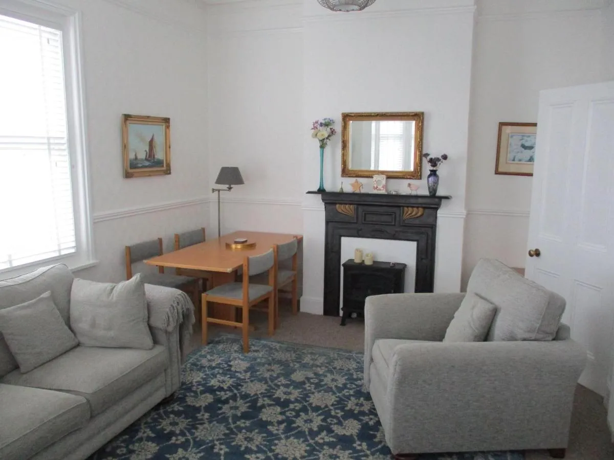 Image 1 of Lovely Spacious 3 Bedded First Floor Apartment