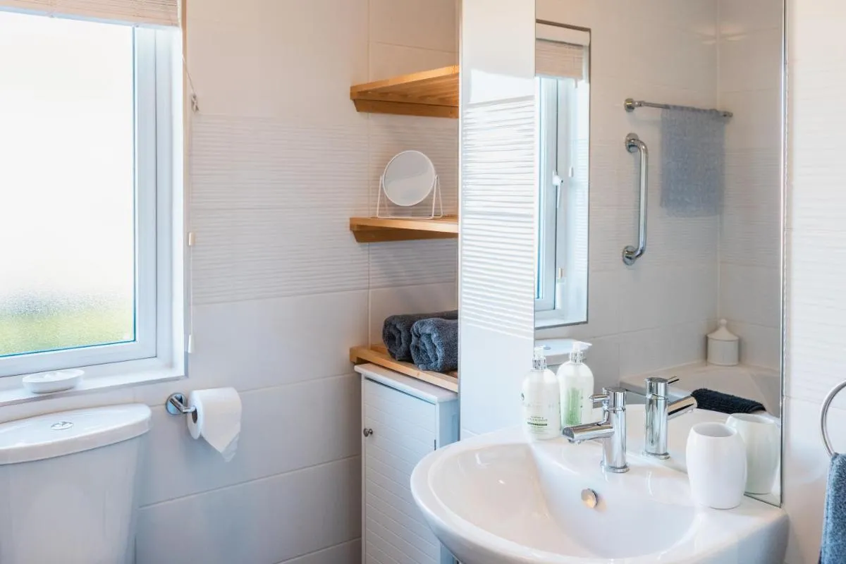 Image 2 of Luxurious 2-Bed Lodge in St Helens Ryde