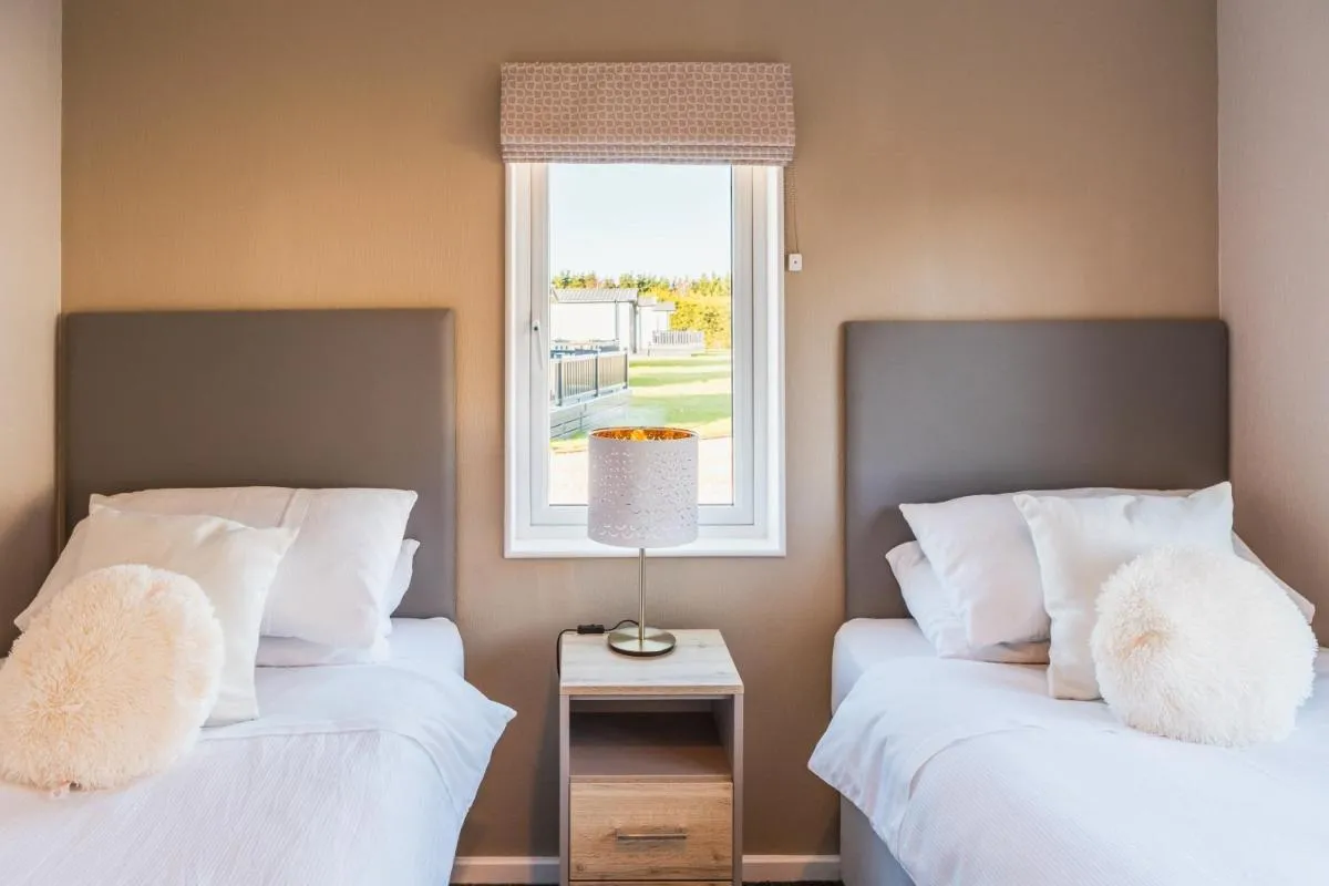 Image 1 of Luxurious 2-Bed Lodge in St Helens Ryde
