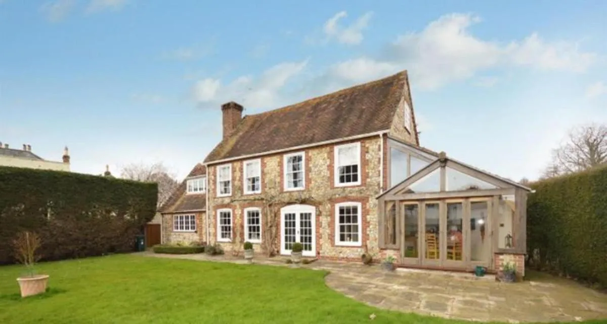 Image of Luxury Brick and Flint House in Funtington