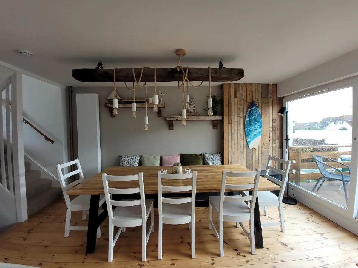 Image 4 of No 28 Contemporary beach side property with sea views