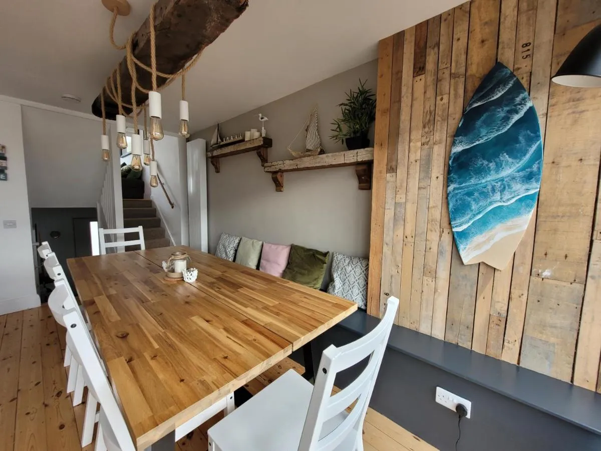 Image 5 of No 28 Contemporary beach side property with sea views