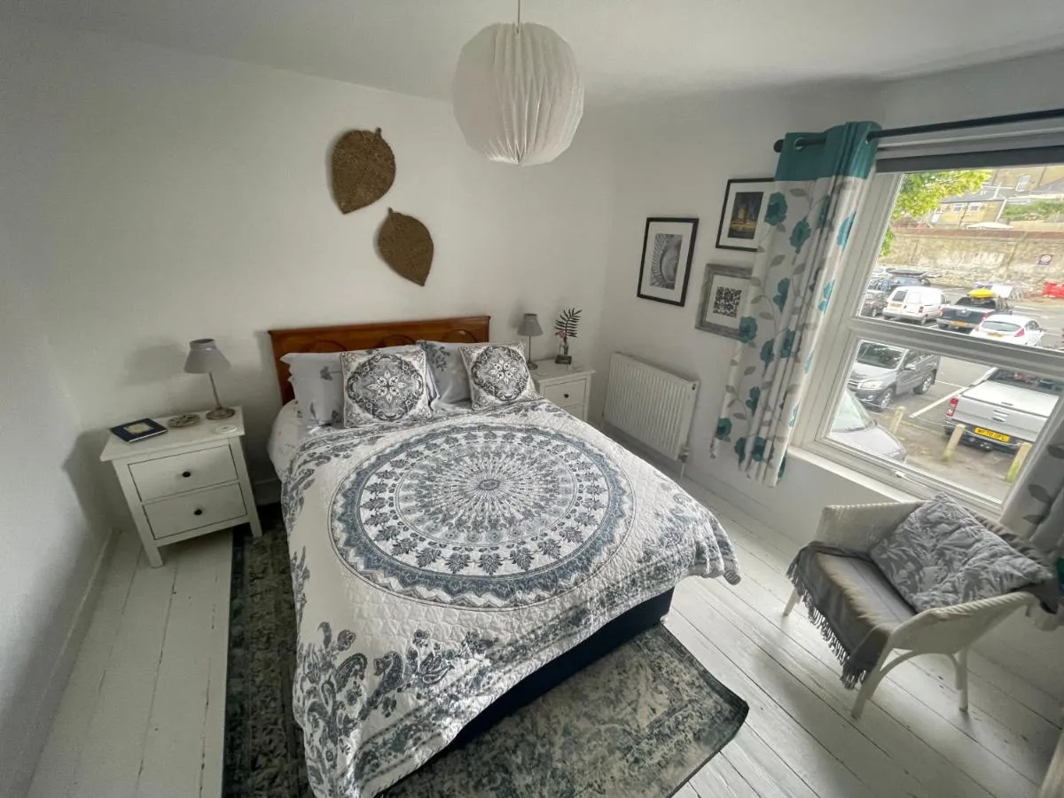 Image 6 of No 28 cosy cottage in the heart of Cowes