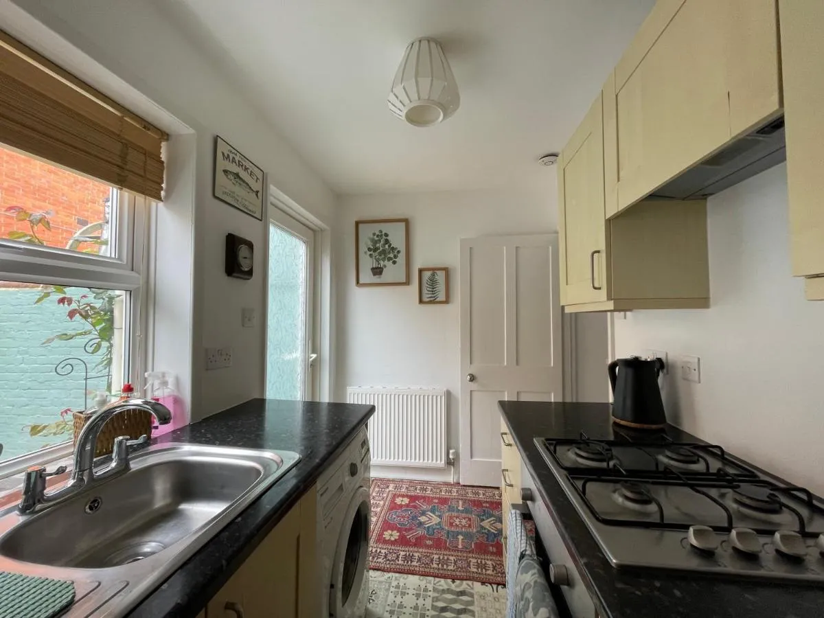 Image 3 of No 28 cosy cottage in the heart of Cowes
