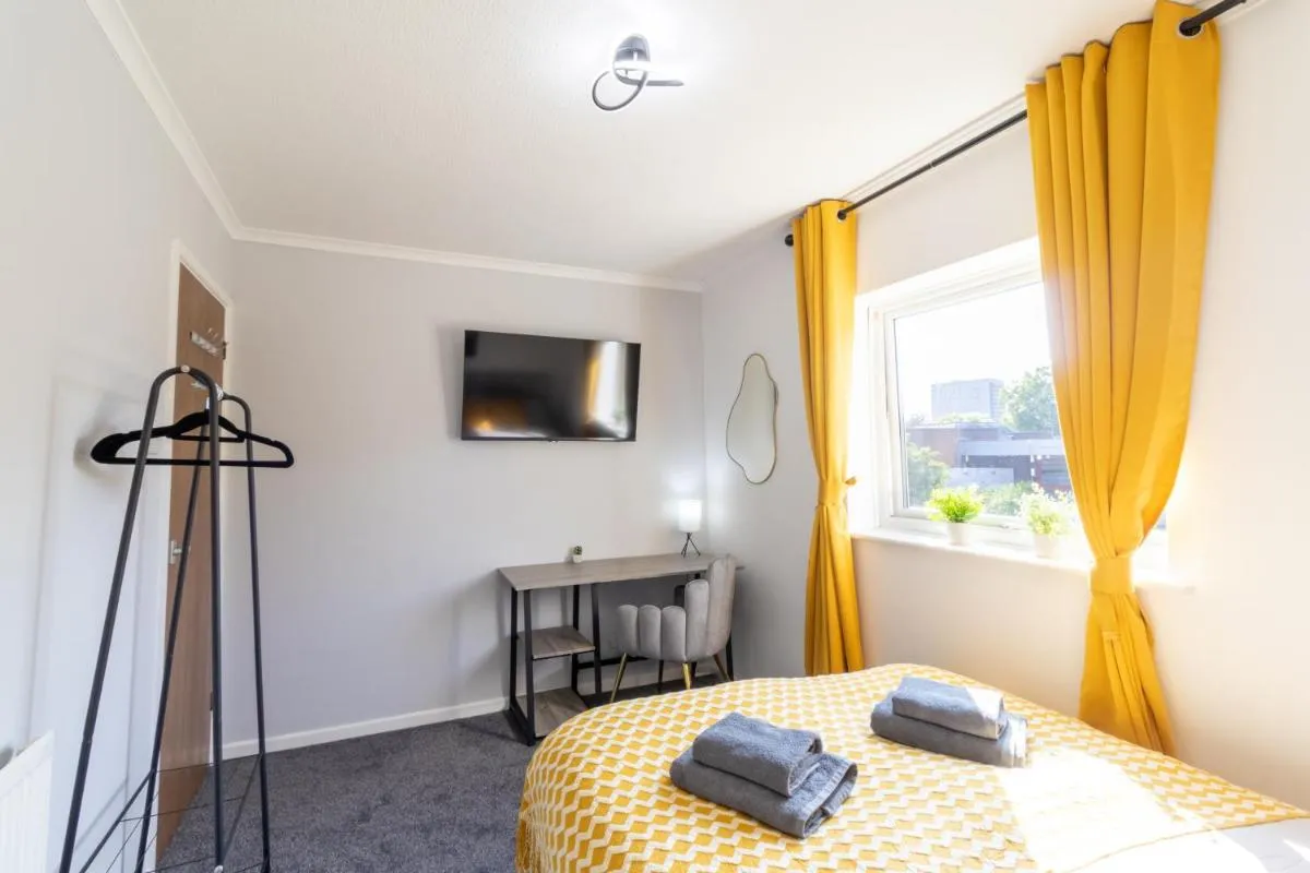 Image 1 of Open Mind Property – 4 Beds 2 Bathrooms & Parking