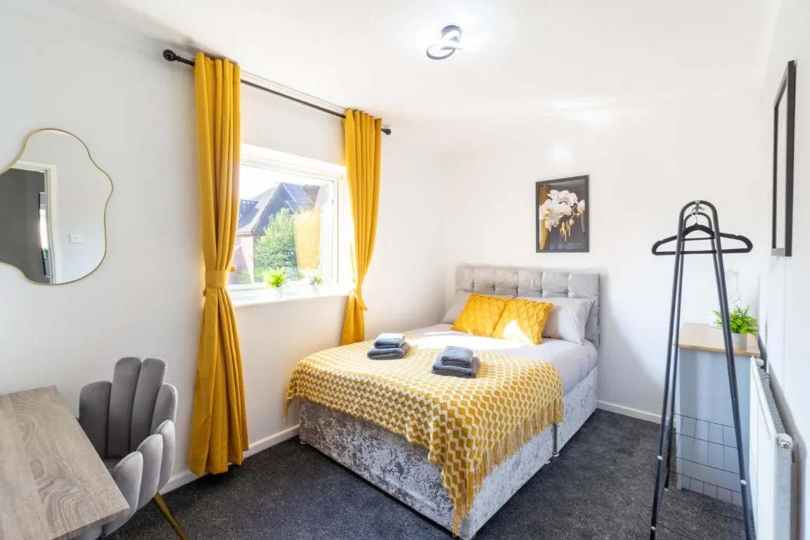 Image of Open Mind Property – 4 Beds 2 Bathrooms & Parking