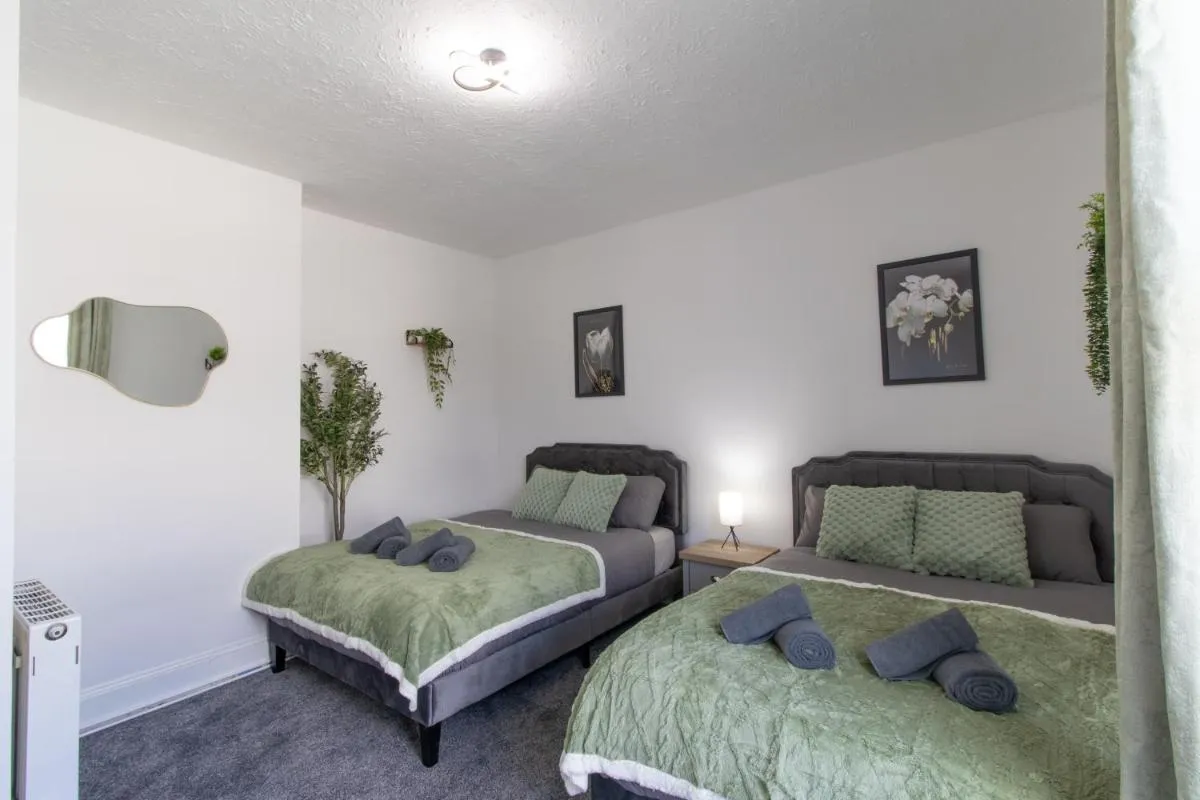 Image 2 of Open Mind Property – 6 Beds & Free Parking