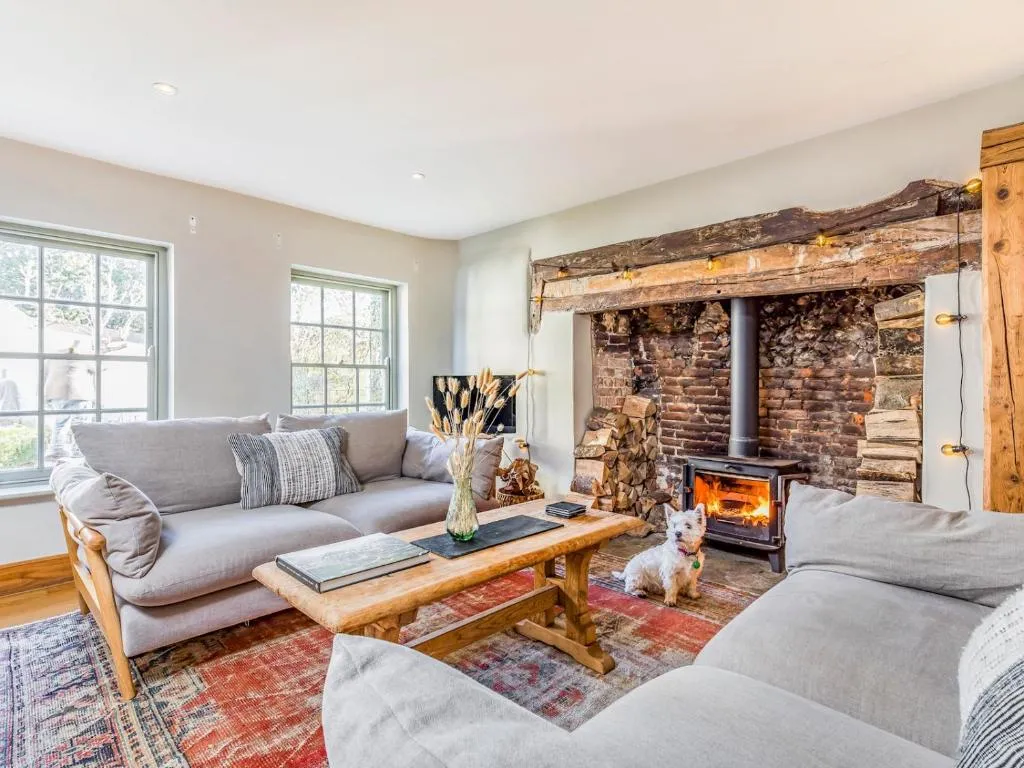 Image of Pass the Keys Charming Downland Cottage