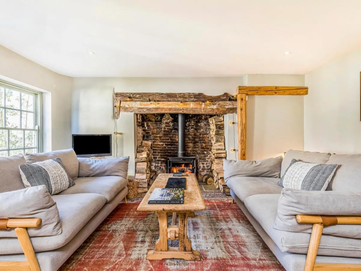 Image 4 of Pass the Keys Charming Downland Cottage