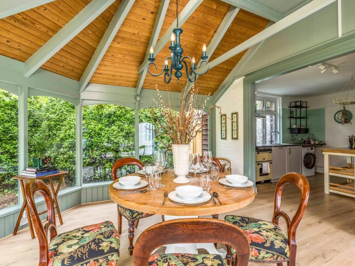 Image 3 of Pass the Keys Pretty Three Bedroomed home near the Beach