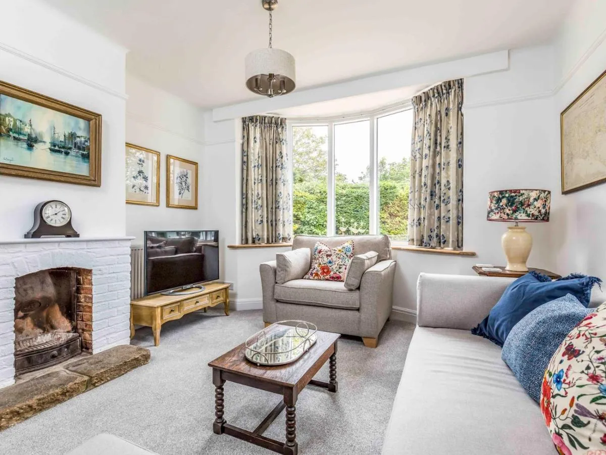 Image 4 of Pass the Keys Pretty Three Bedroomed home near the Beach