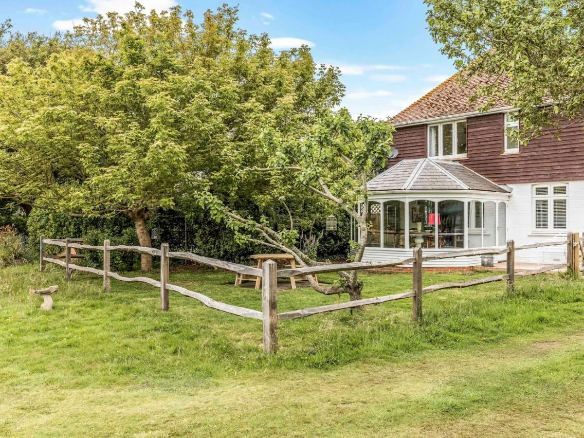 Image 5 of Pass the Keys Pretty Three Bedroomed home near the Beach