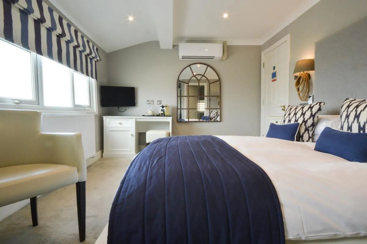 Image 6 of Pebble Beach Seaview Restaurant & Rooms