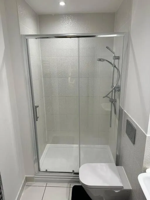 Image 2 of Penthouse Oasis Suite SO19 with Free Parking
