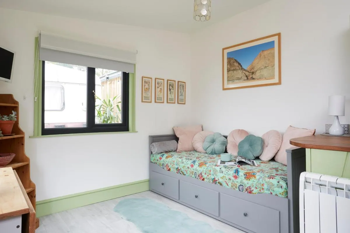 Image 4 of Puckaster Cove Cabin
