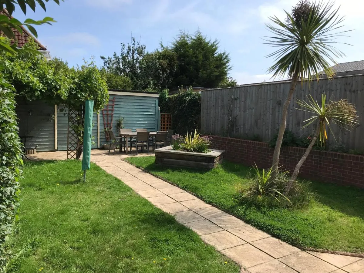 Image 5 of RedButt House, Freshwater, 3 Bedrooms, WiFi, Garden