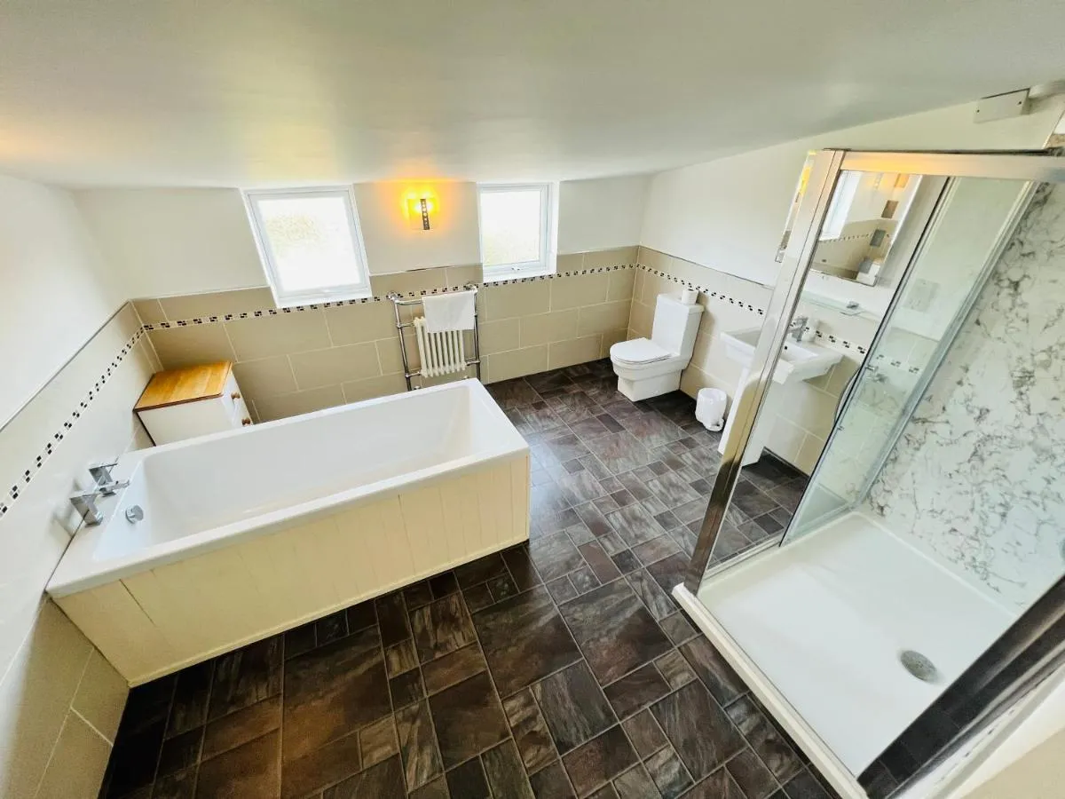 Image 2 of RedButt House, Freshwater, 3 Bedrooms, WiFi, Garden