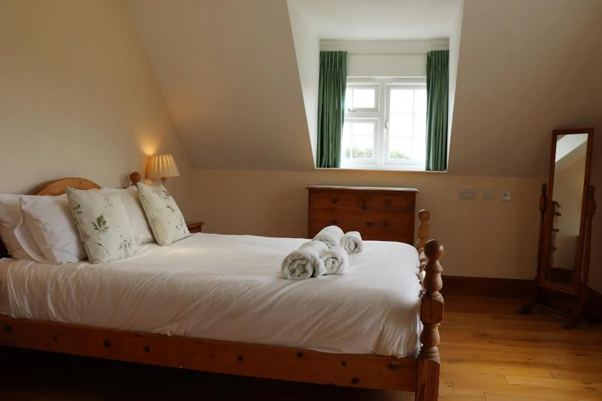 Image 1 of Rookley Farm Lodge – Pet friendly