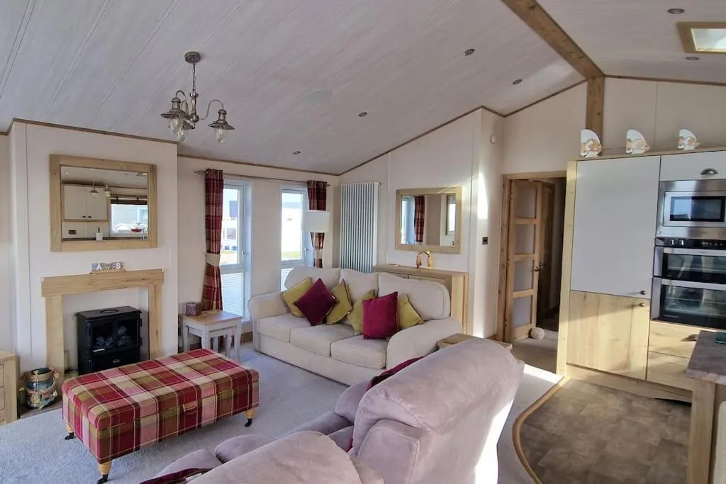 Image 5 of Sea View Lodge, Seal Bay Resort, Selsey