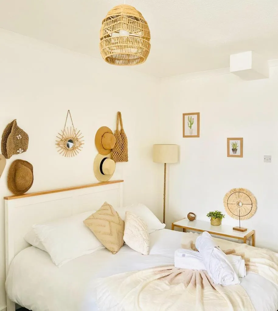 Image 4 of Seafront Apartment Sleeps 9
