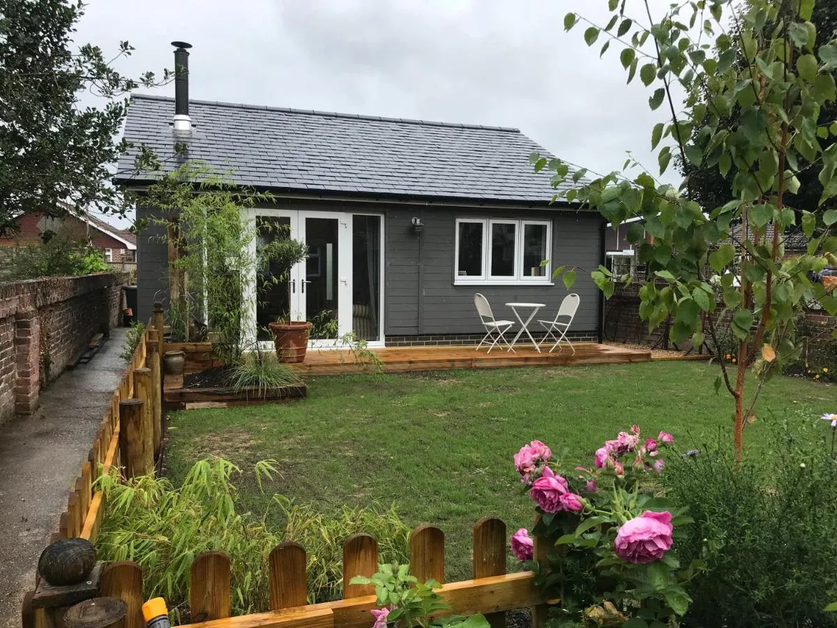 Image 5 of Seaglass Cottage, 5 mins from beach, leafy lane, hot tub
