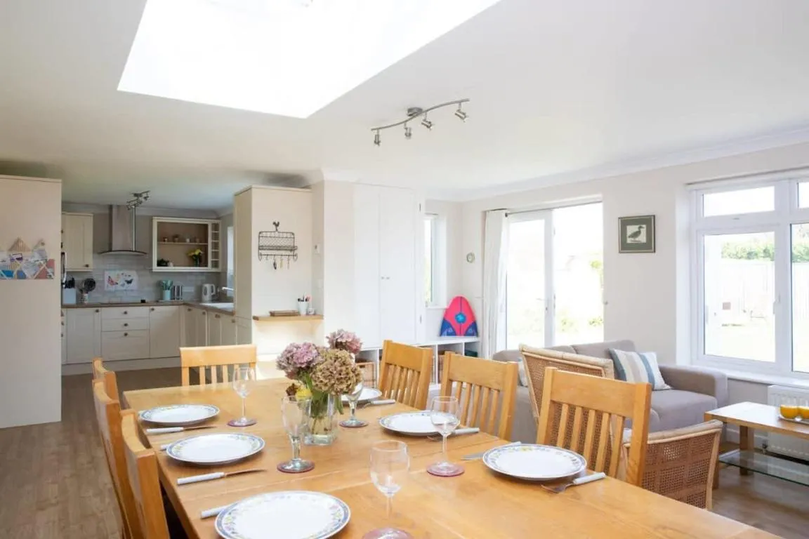 Image of Seaside detached 4bd home nr shops Parking Garden