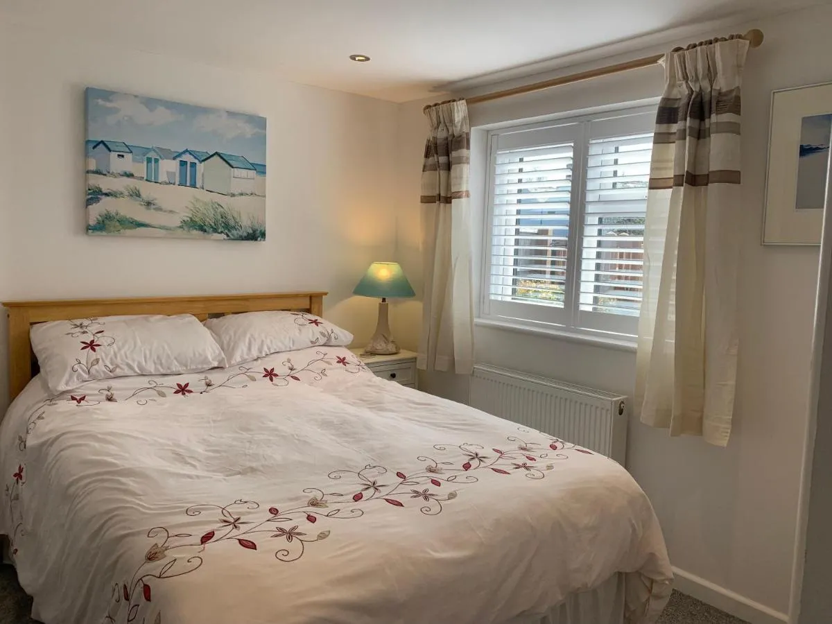 Image 1 of Self contained annex with bedroom bathroom sitting room and kitchenette