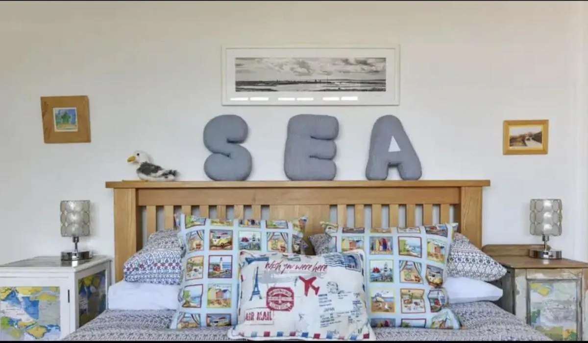 Image of Solent Sea View beach Cottage
