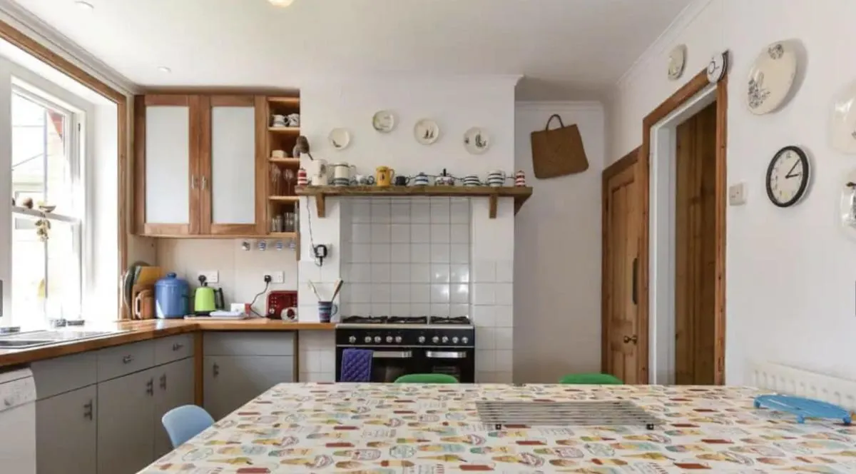 Image 2 of Solent Sea View beach Cottage