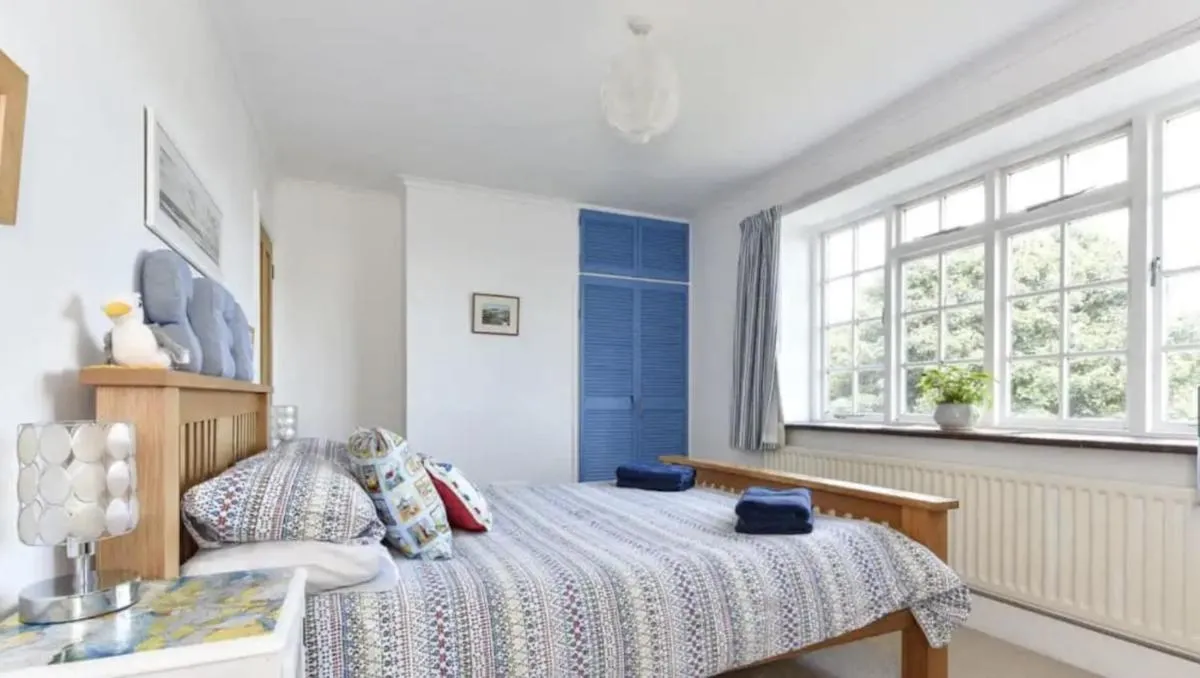 Image 1 of Solent Sea View beach Cottage