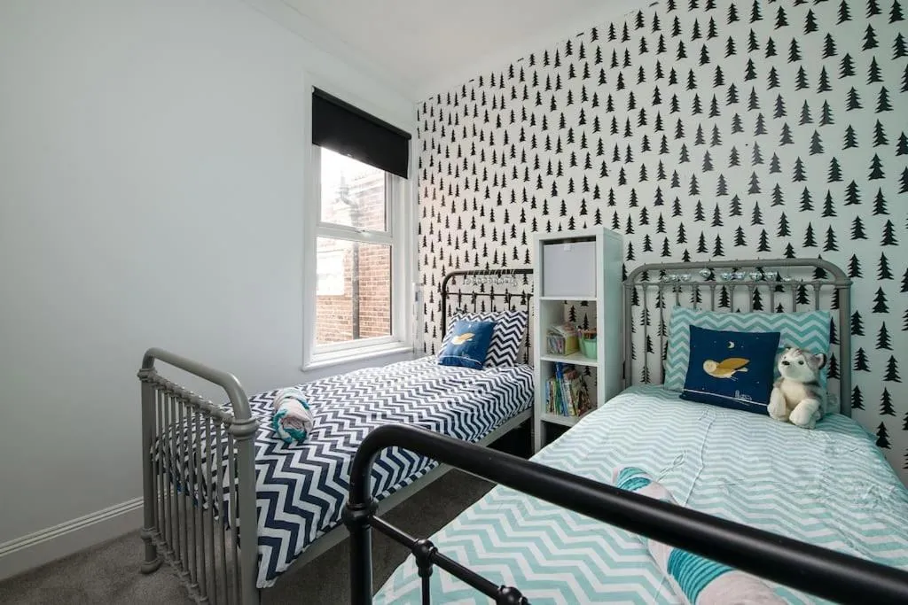 Image 6 of Southsea rental for families, friends and contractors