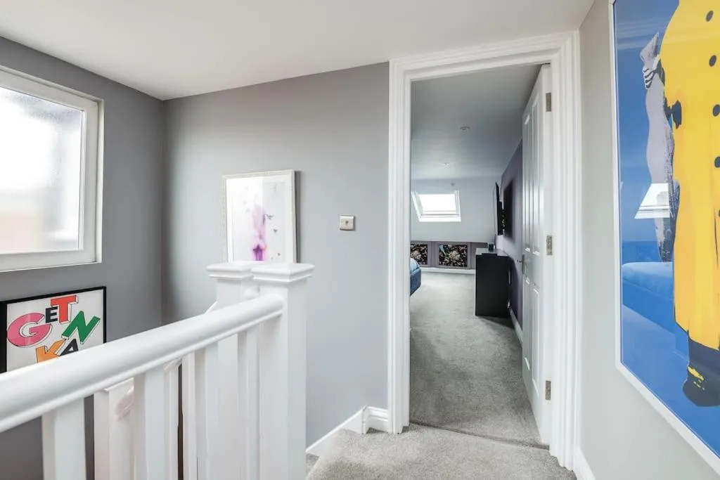 Image 2 of Southsea rental for families, friends and contractors