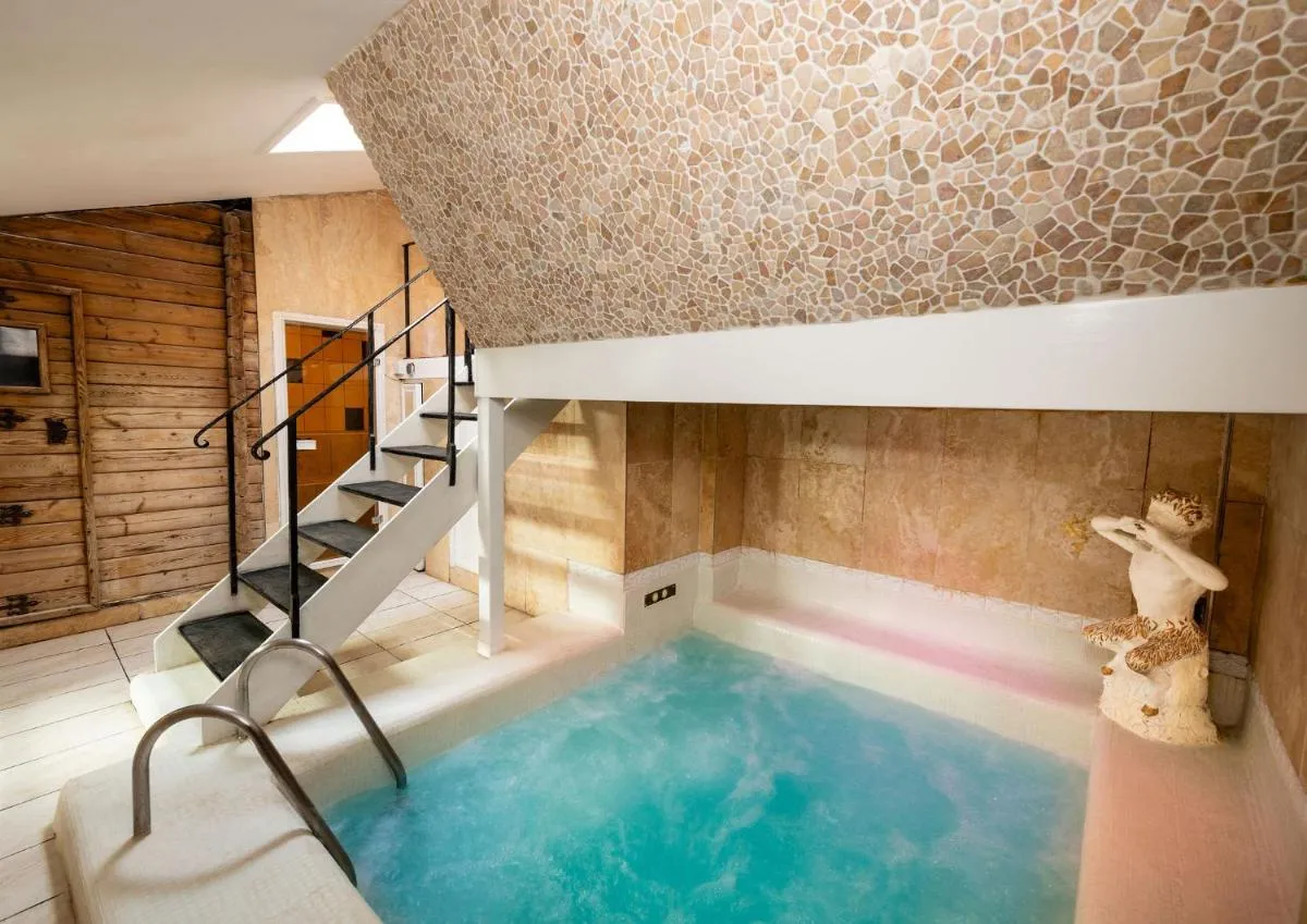 Image 3 of Spa Retreat