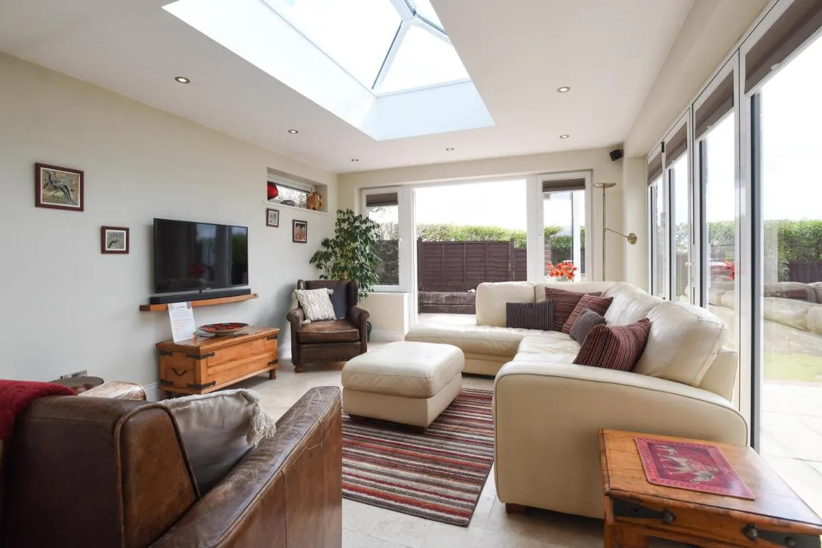 Image 3 of Stunning House in Clanfield