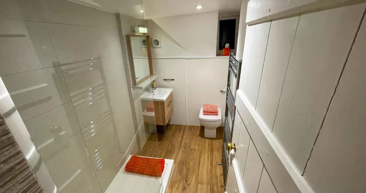 Image 4 of Stunning Luxury Apartment in Central Lymington
