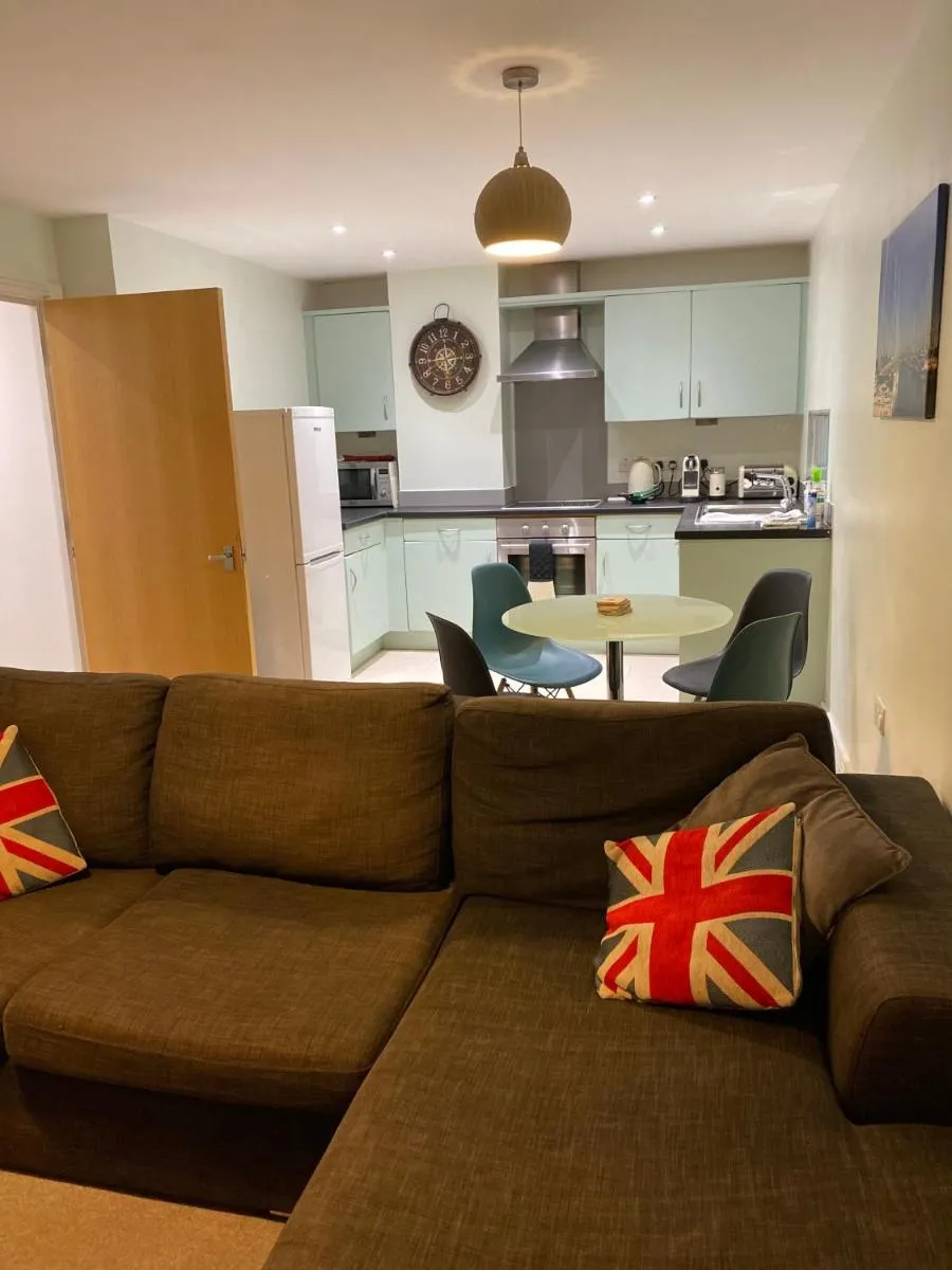 Image 4 of Stunning Marina apartment Gosport Portsmouth