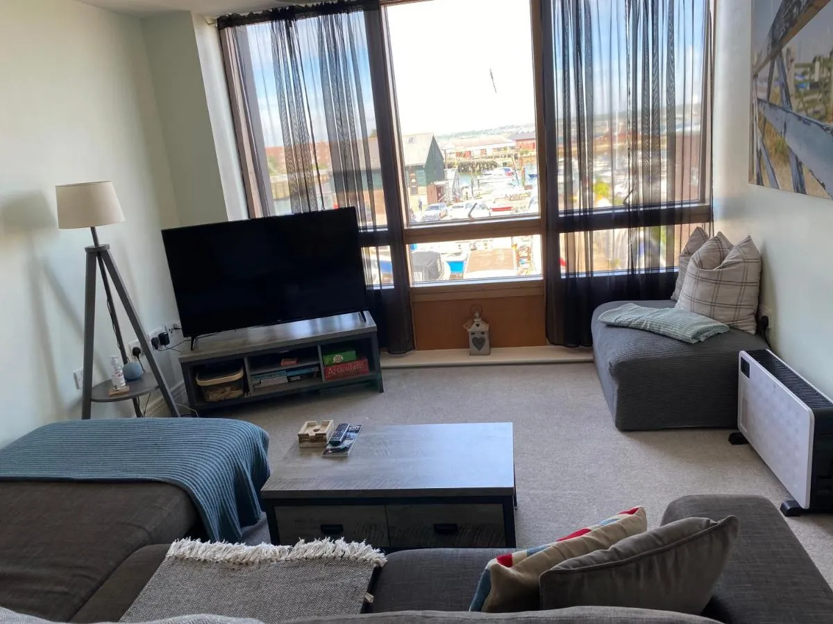 Image 6 of Stunning Marina apartment Gosport Portsmouth